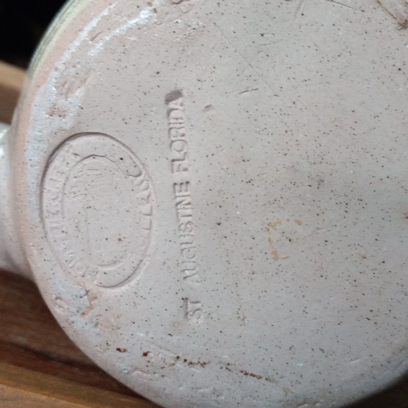 Handmade pottery signed. - Picture 3 of 3